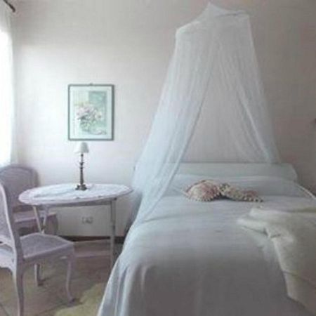 B&B Le Camelie Del Bosco Baiardo Buitenkant foto