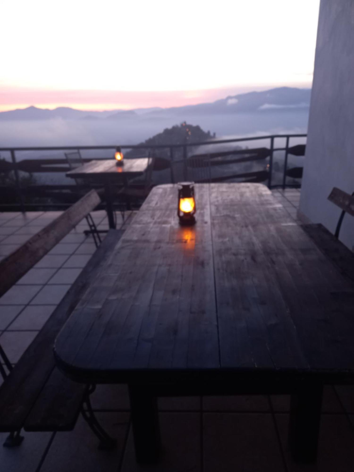 B&B Le Camelie Del Bosco Baiardo Buitenkant foto