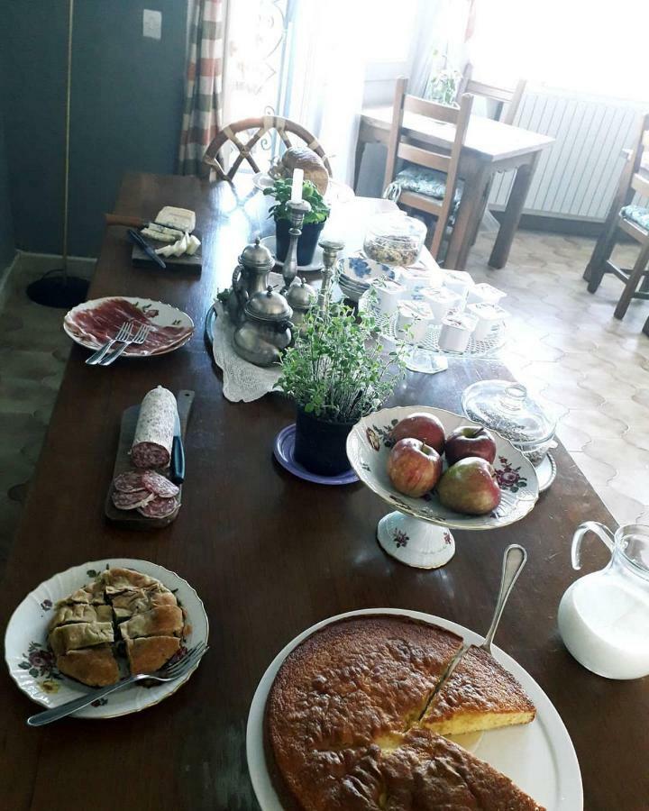 B&B Le Camelie Del Bosco Baiardo Buitenkant foto