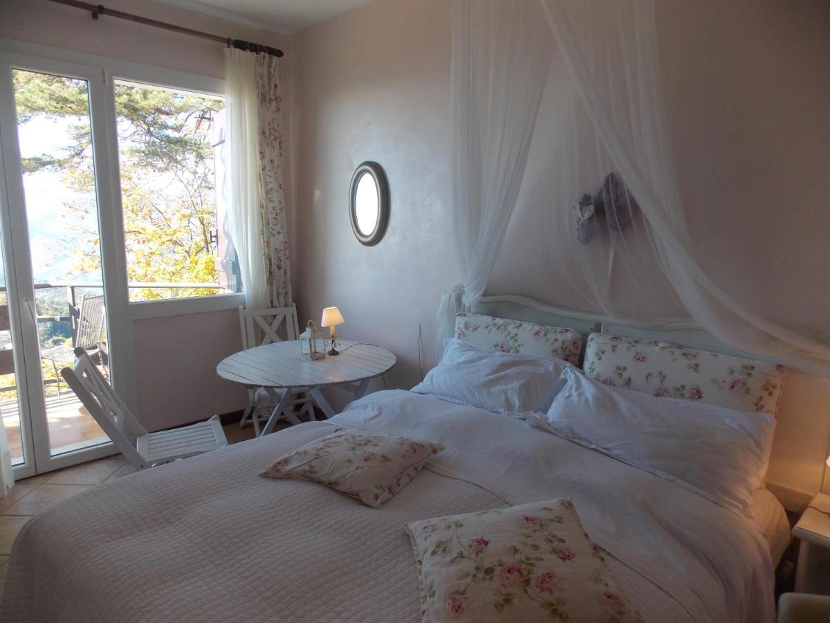 B&B Le Camelie Del Bosco Baiardo Buitenkant foto